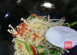 金针菇炒肉的做法图解5