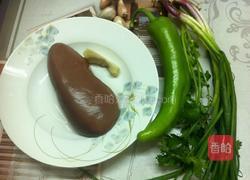 香葱炒腰花的做法图解1
