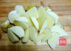 小土豆烧排骨的做法图解2