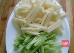 干煸土豆条的做法图解1