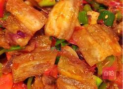 红椒绿意回锅肉的做法图解14