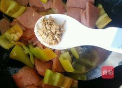 香肠炒鸡蛋的做法图解6