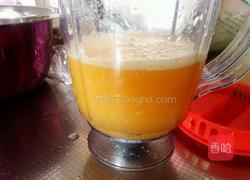 可爱多甜橙芒果汁的做法图解4