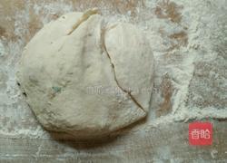 芝麻葱油饼的做法图解1