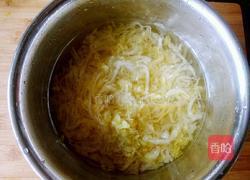 酸菜炖粉条的做法图解1