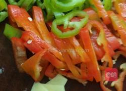 尖椒炒牛肉的做法图解2