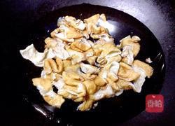 红烧青椒肥肠的做法图解6