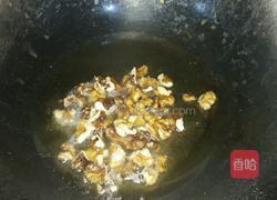 核桃鸡丁的做法图解9