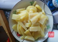 白菜土豆炖排骨的做法图解4