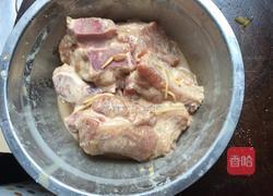 橙汁排骨的做法图解2