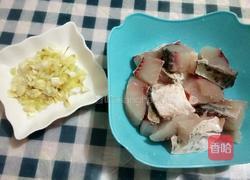 炸鱼块的做法图解2