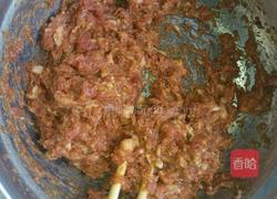  猪肉芹菜水饺的做法图解2