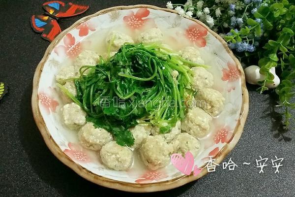 香菜水汆丸子