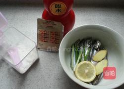 干煎多春鱼的做法图解2