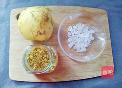 冰糖桂花炖梨的做法图解1