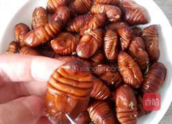 油炸蚕蛹的做法图解3