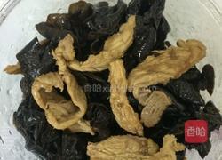 木耳炒瘦肉的做法图解3