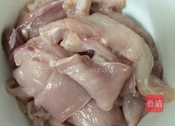 木耳炒瘦肉的做法图解1