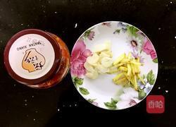干煸腊味菜花的做法图解4