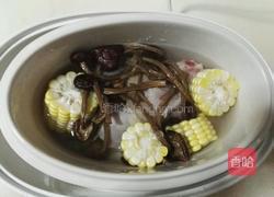 茶树菇玉米鸡汤的做法图解5