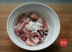 辣白菜炒五花肉的做法图解3