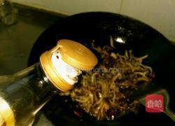 麻辣手撕茶树菇的做法图解7