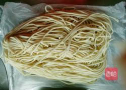 蘑菇肉酱荷包蛋面的做法图解1