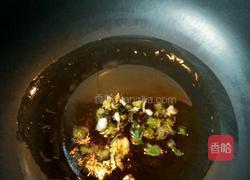 当归春笋乌鸡汤的做法图解2