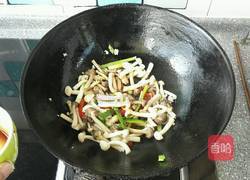 双椒炒蟹味菇的做法图解6