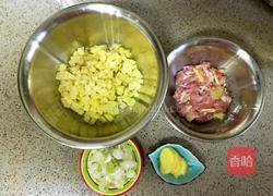 土豆丁盖浇饭的做法图解2