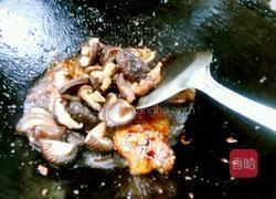 香菇焖鸡翅的做法图解12