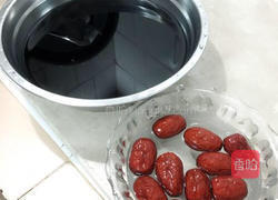 黑米红枣粥的做法图解1