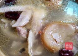猴头菇花胶鸡汤的做法图解3