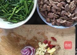 韭菜苔辣炒鸡胗的做法图解1