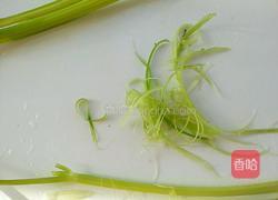 腐竹炒芹菜的做法图解2