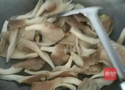 平菇肉片汤的做法图解6