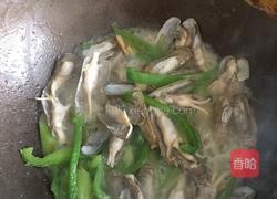 炒文蛤的做法图解1
