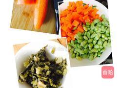 雪菜毛豆的做法图解1