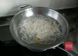 培根杂蔬炒面的做法图解2