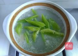 莴苣炖咸排骨的做法图解4