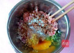 猪肉圆葱馅饼的做法图解3