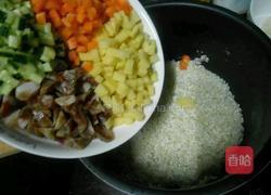 香肠土豆焖饭的做法图解3