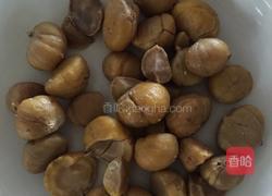 板栗焖田鸡的做法图解2