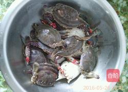 酱炒螃蟹的做法图解1