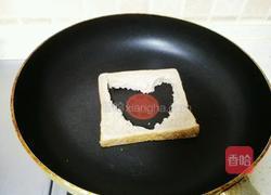 简单早餐之全麦面包鸡蛋的做法图解2