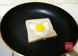 简单早餐之全麦面包鸡蛋的做法图解3