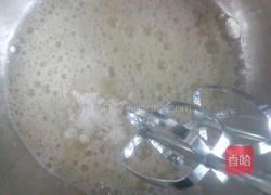 八寸三色戚风蛋糕的做法图解2