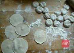 韭菜大肉馅饺子的做法图解7