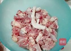 老鸭淮山枸杞汤的做法图解2