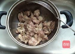 土豆香菇焖鸭的做法图解1